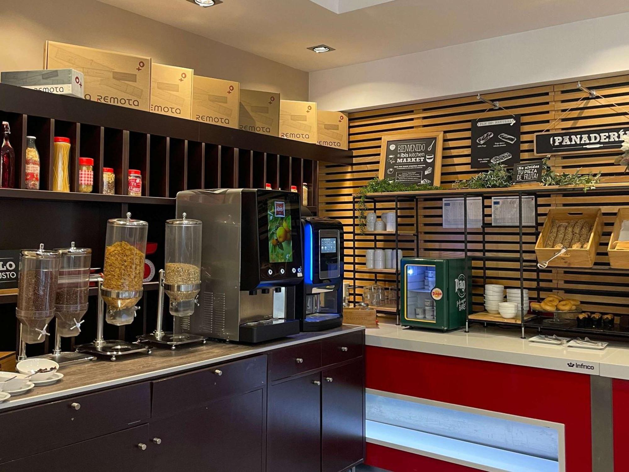 赫罗纳布拉瓦海岸宜必思快捷酒店 外观 照片